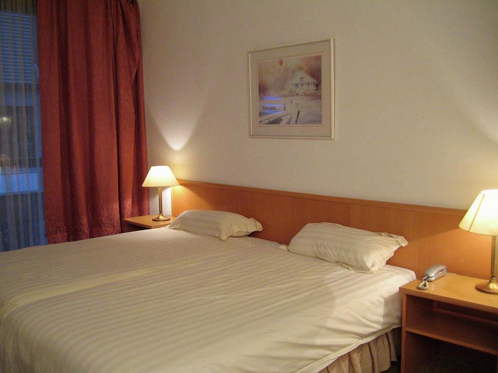 Hotel Keyserlei Antwerp Room photo